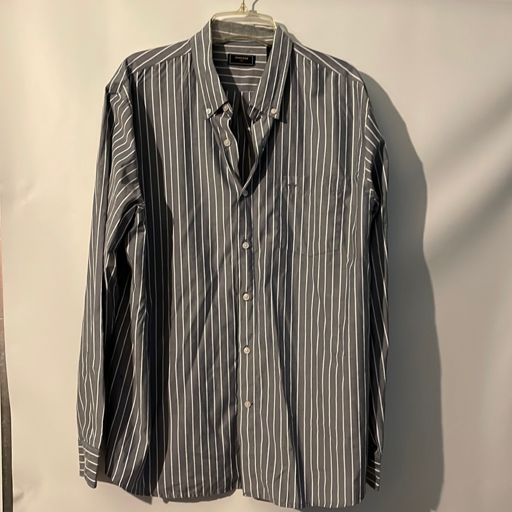Dockers Button Down Gray Long Sleeves White Strips Shirt XL Front Pocket